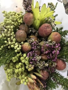 进口松果小花束